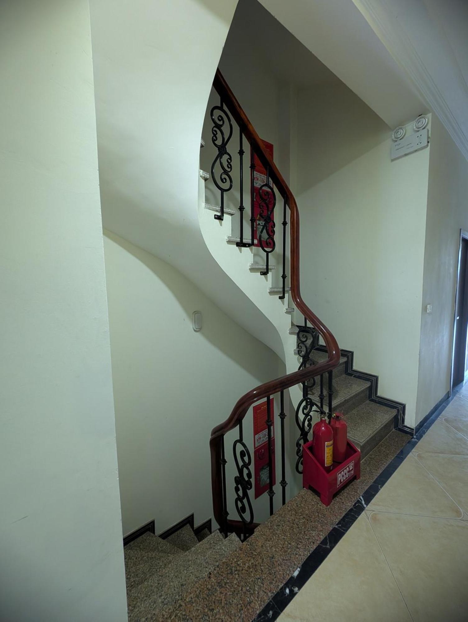 Era Apartment 158 Nguyen Khanh Toan 河内 外观 照片